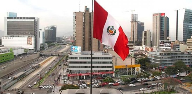 In a BBC interview, experts state that Peru has room for maneuver in the face of the crisis.