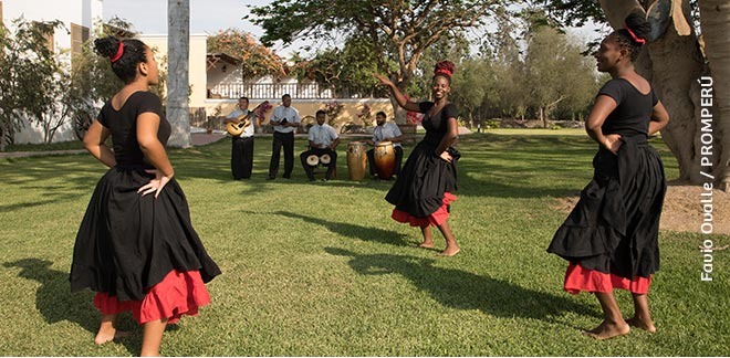 Bailarinas de festejo, danza afroperuana llena de historia y energía, símbolo cultural del Perú