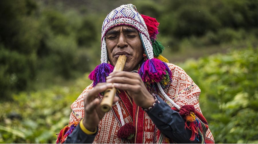 La quena: ancient musical instrument of Andean folklore
