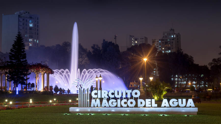 Parque de las Aguas: an alternative in Lima with colorful pools