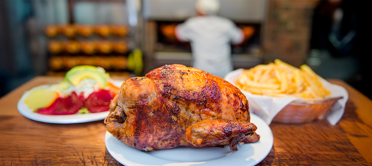 Pollo a la Brasa: No te quedes con el antojo y disfruta de este espectacular plato en tu propia casa.