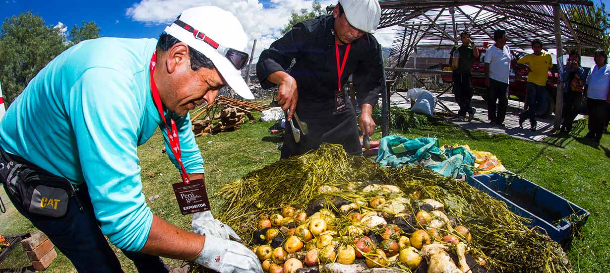 La Pachamanca: El banquete ancestral de sabores y tradiciones